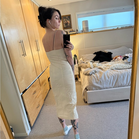 Black lace and cream dress - Picture 5 of 5